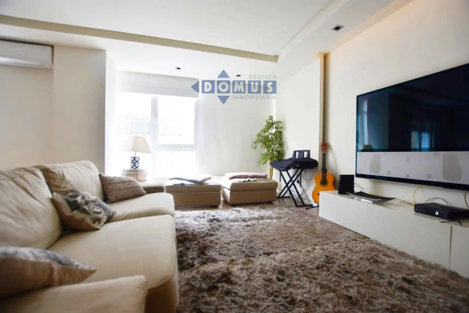 Sala de estar de Piso en venta en Ronda con Aire acondicionado, Calefacción y Amueblado