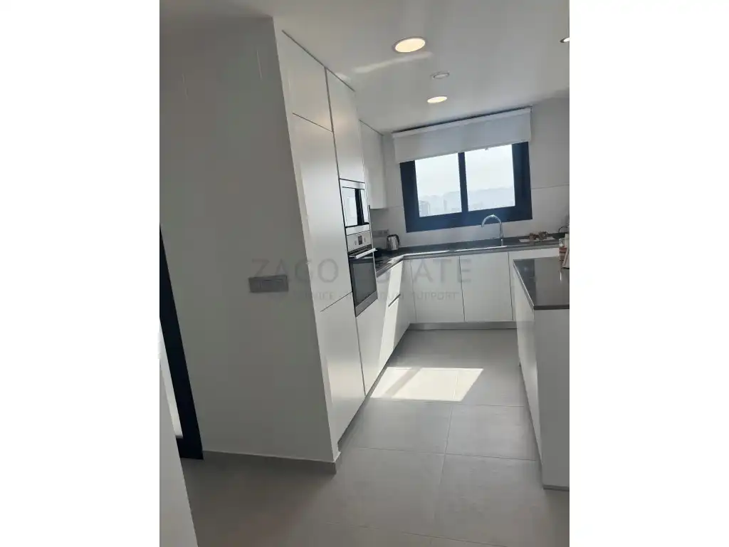 Flat with lift for sale in Calle Presidente Adolfo Suarez, imagen 2