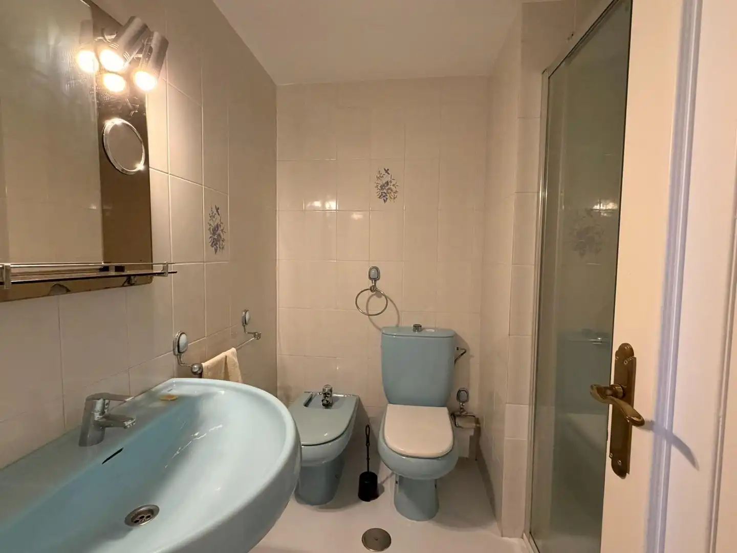 Badezimmer von Wohnungen zum Verkauf in Ponferrada mit Heizung und Abstellraum