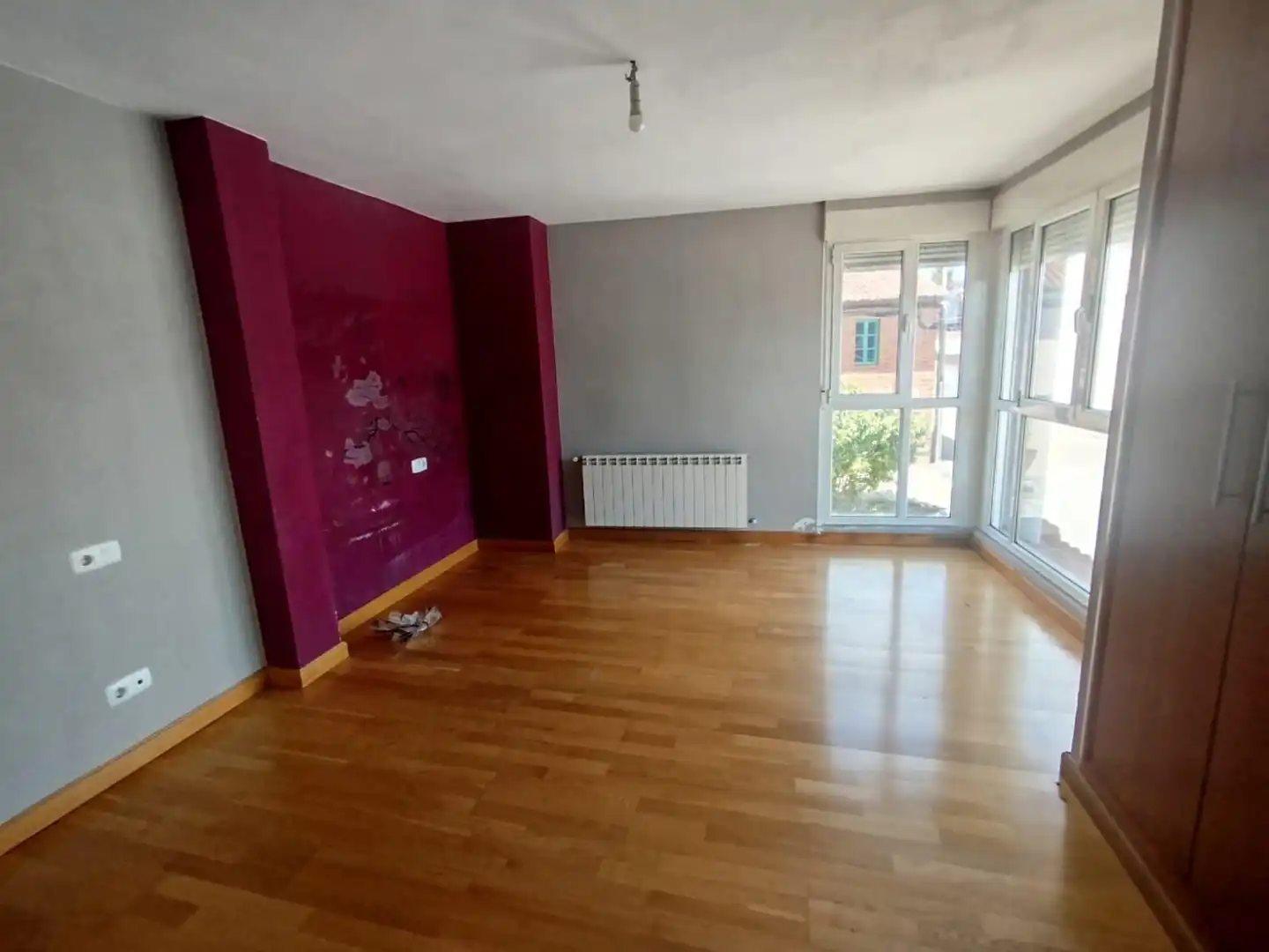 Sala de estar de Casa adosada en venta en Sariegos con Calefacción, Jardín privado y Terraza