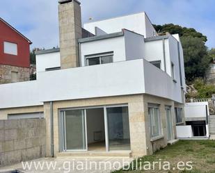 Exterior view of Single-family semi-detached for sale in Baiona  with Terrace and Swimming Pool
