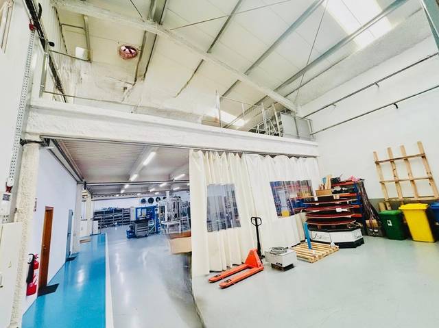 Nave industrial en Alquiler en Aranguren