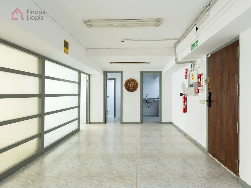 Business premises for sale in Calle Alts Forns 68, imagen 13