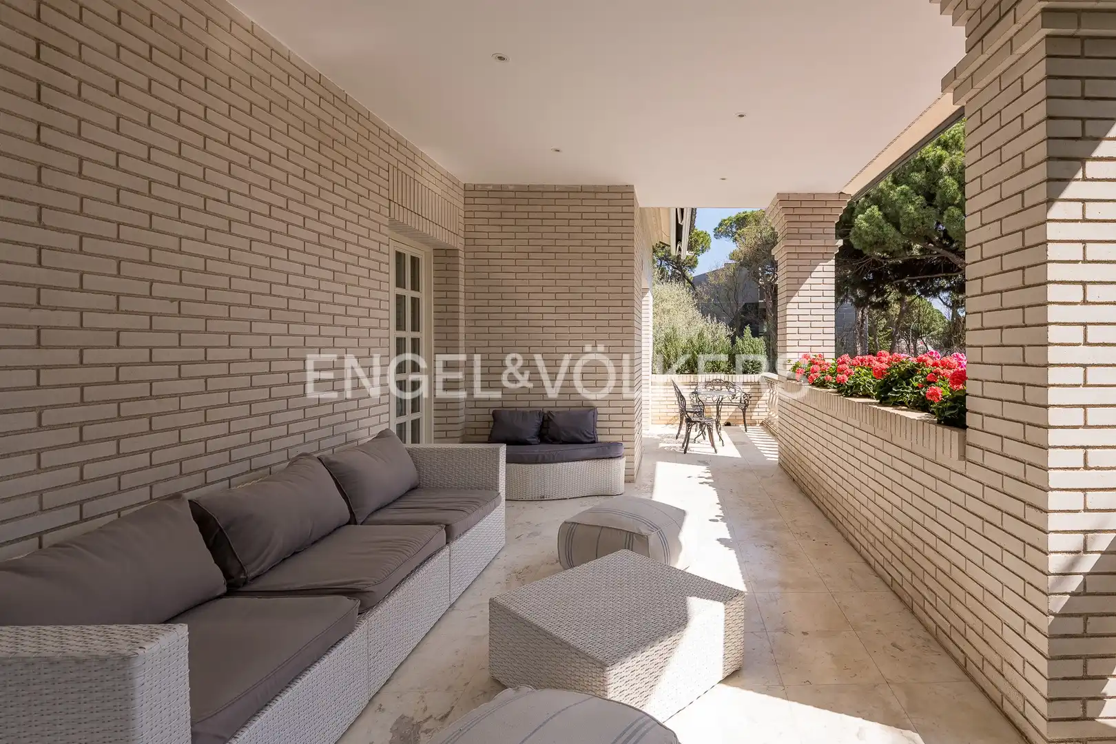 Terrassa de Casa o xalet en venda en Castelldefels amb Aire condicionat, Calefacció i Jardí privat