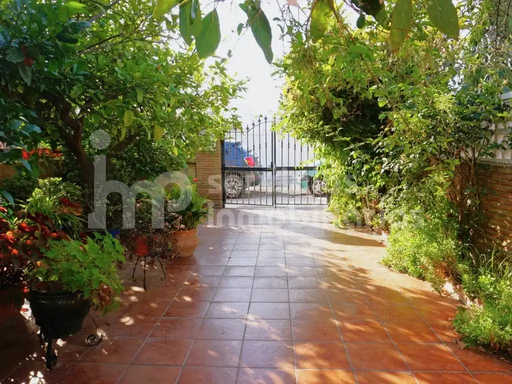 Jardí de Casa o xalet en venda en Vélez-Málaga amb Aire condicionat i Moblat