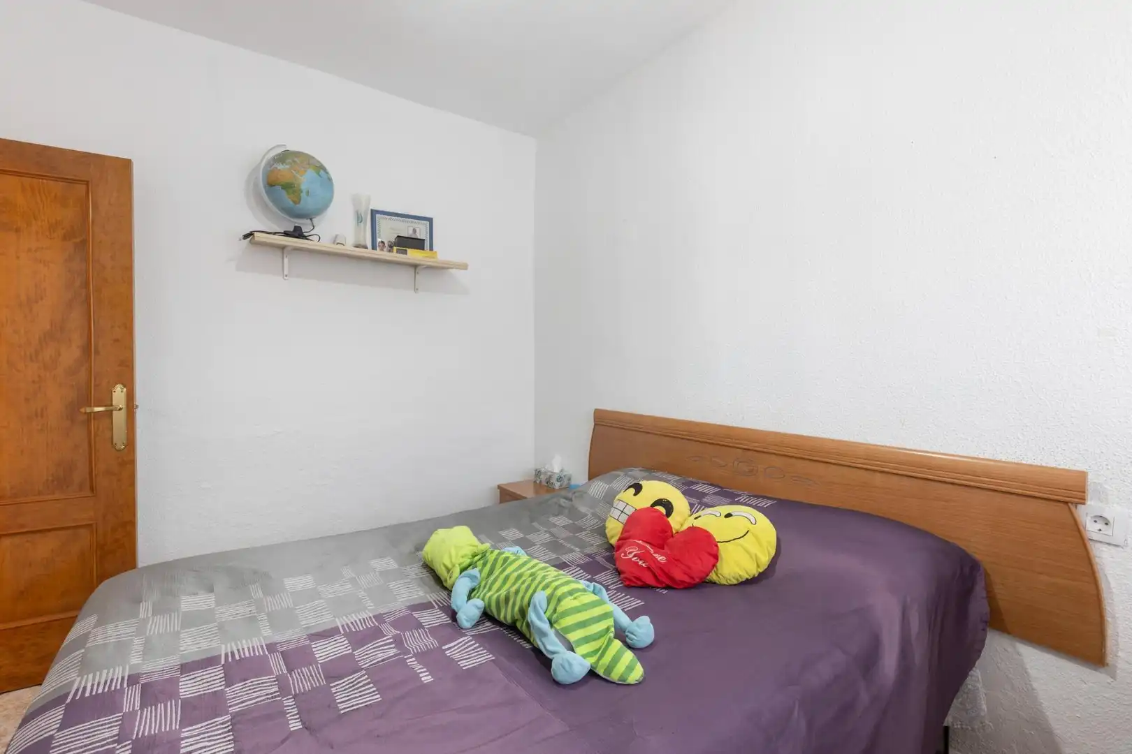Dormitori de Casa o xalet en venda en La Zubia amb Terrassa