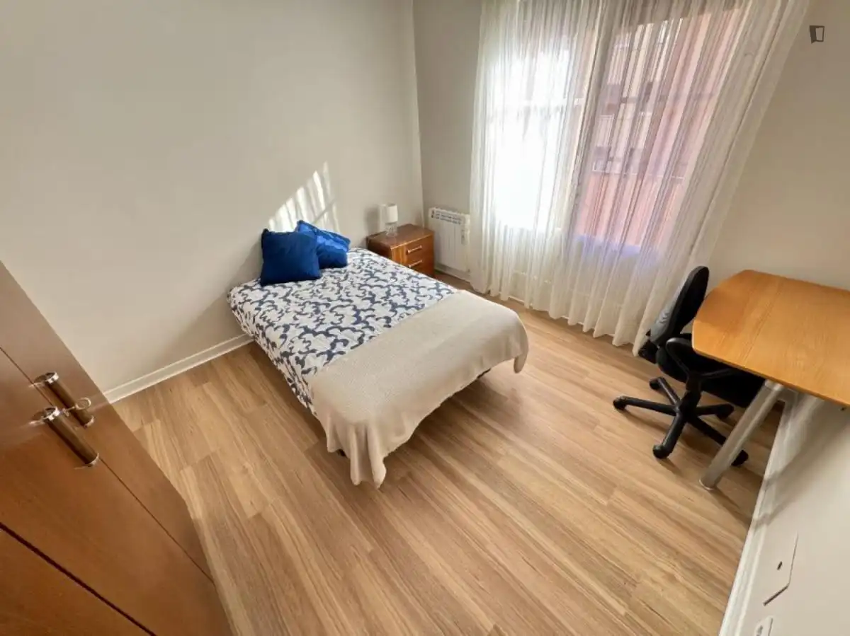 Room in Bilbao , Bizkaia