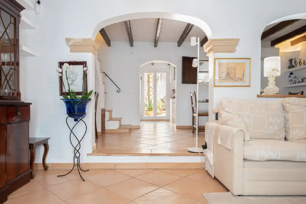Country house zum Verkauf in Pollença mit Klimaanlage, Terrasse und Möbliert