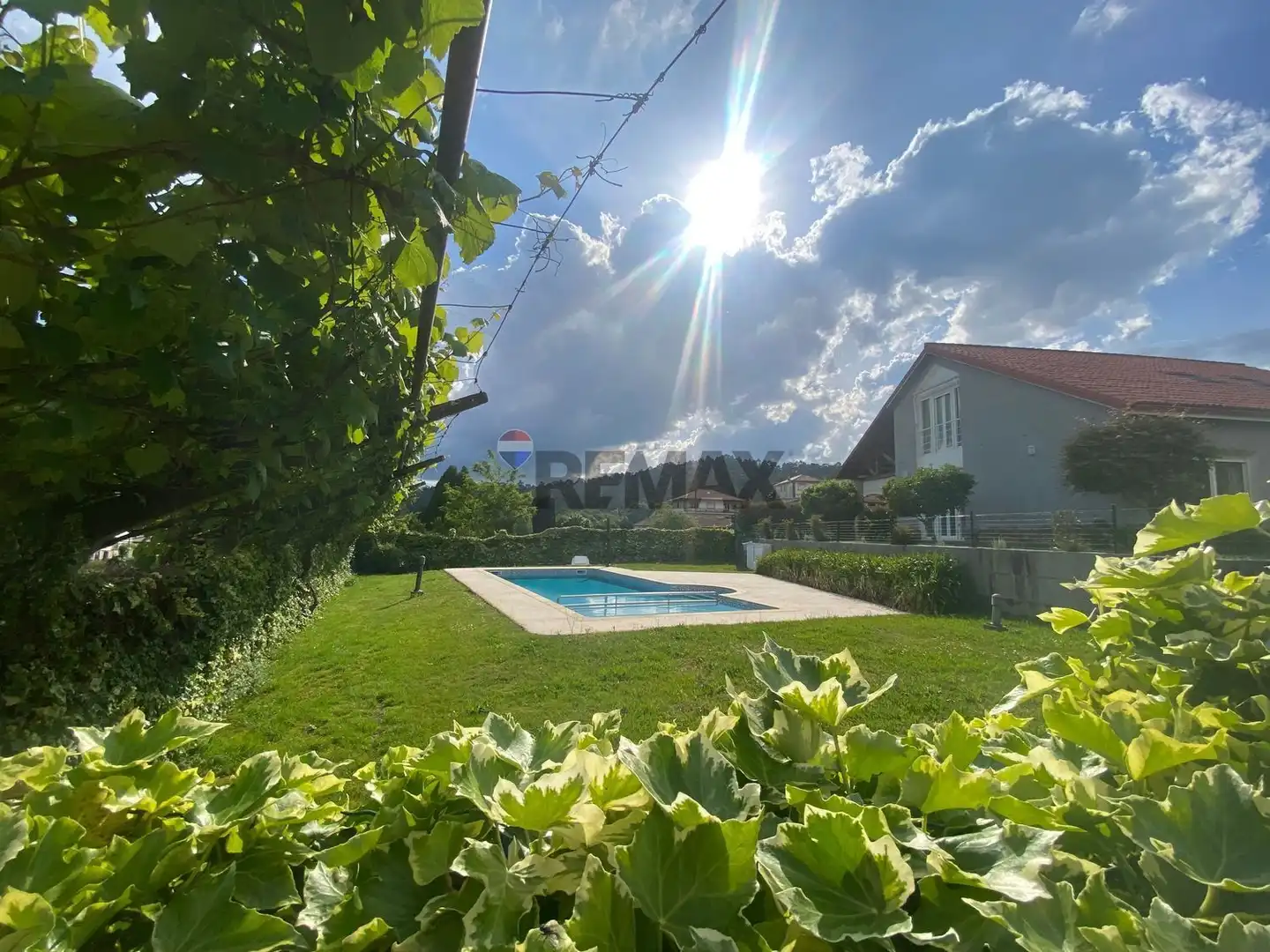 Xalet amb piscina en venda a Avenida de Santa Minia