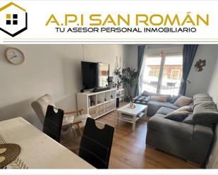 Sala d'estar de Casa adosada en venda en Corpa amb Aire condicionat, Jardí privat i Balcó
