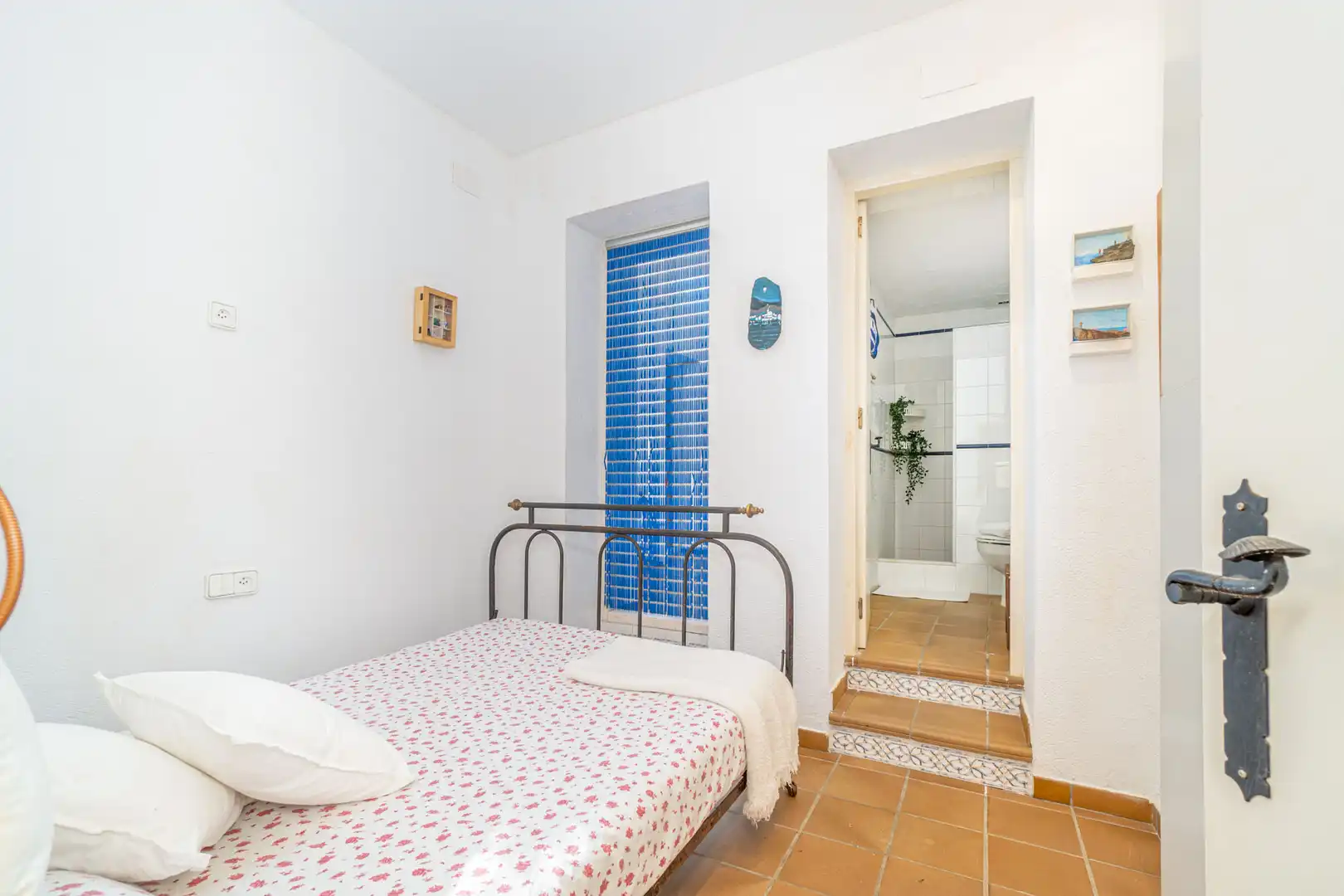 Schlafzimmer von Einfamilien-Reihenhaus zum Verkauf in Cadaqués mit Möbliert, Ofen und Waschmaschine