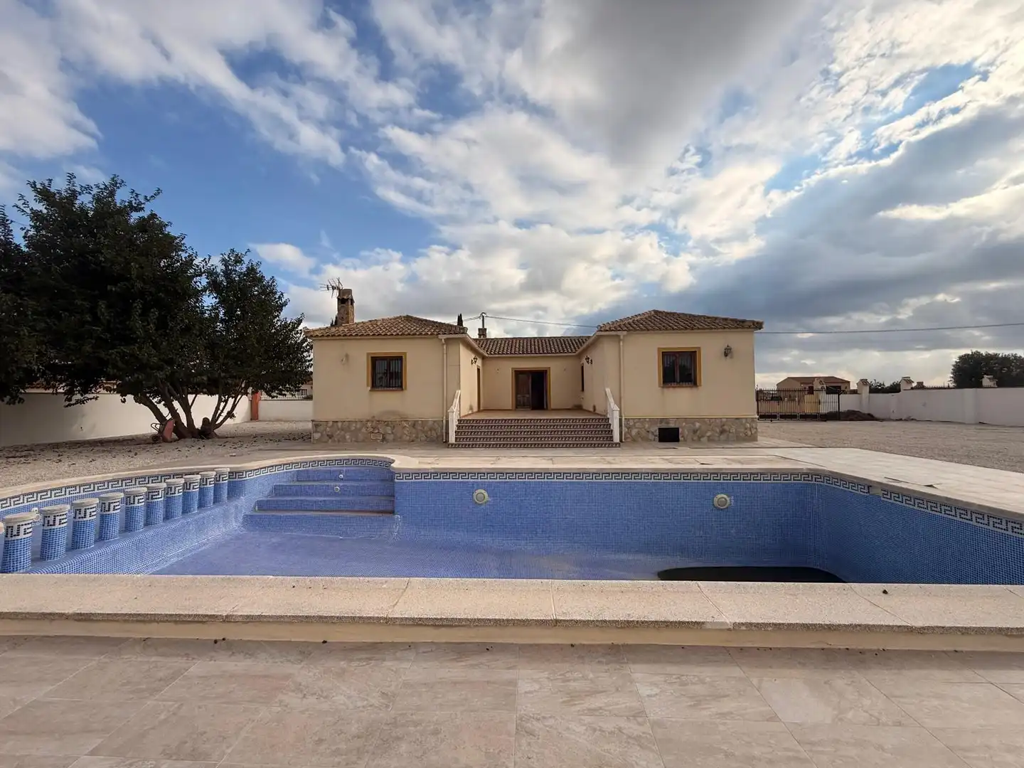 Casa rústica amb piscina en venda a Camino Arroba de Madriguera 182