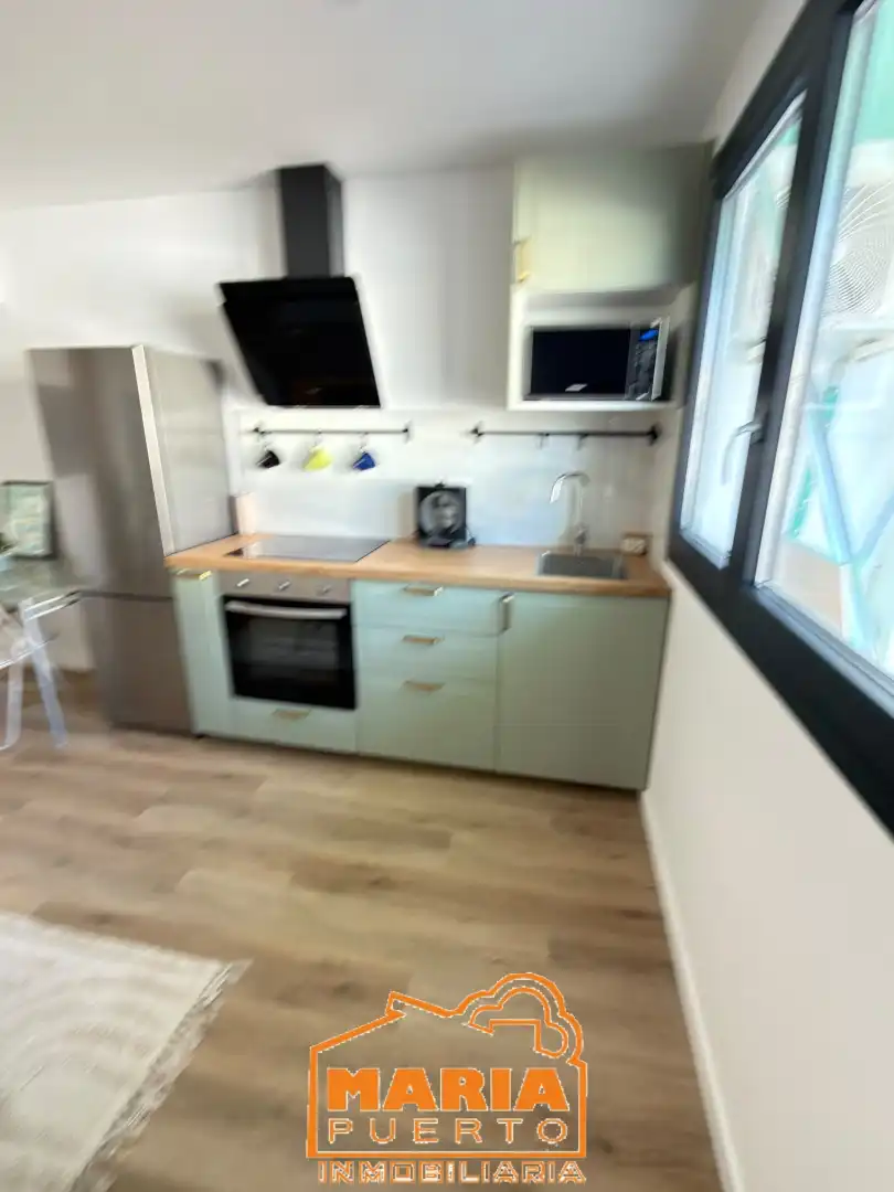 Cuina de Apartament de lloguer en Málaga amb Aire condicionat i Moblat