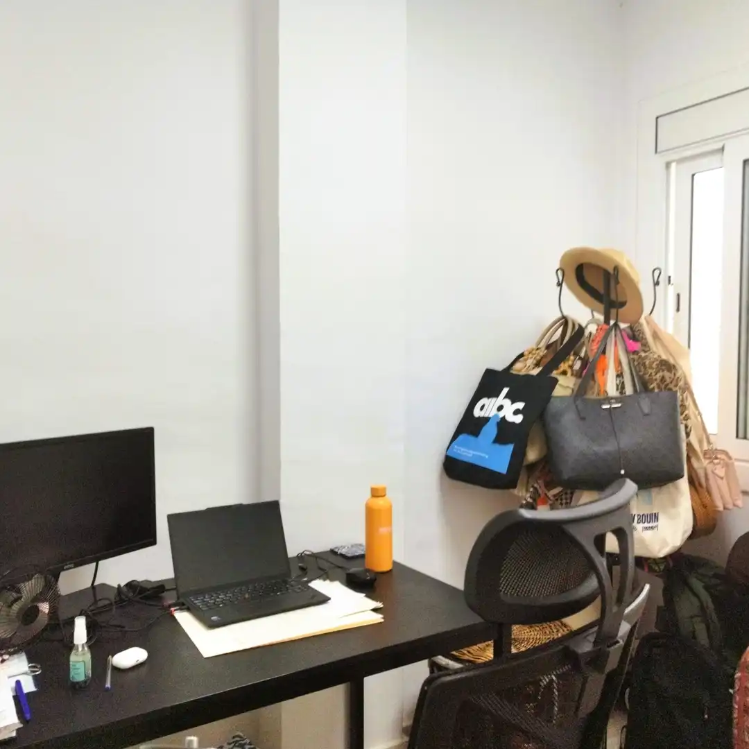Piso en venta en Barcelona con Microondas y Balcón