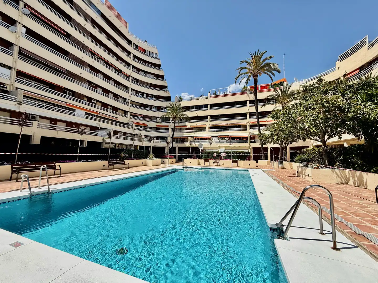 Piscina de Apartamento de alquiler en Marbella con Terraza, Piscina y Piscina comunitaria