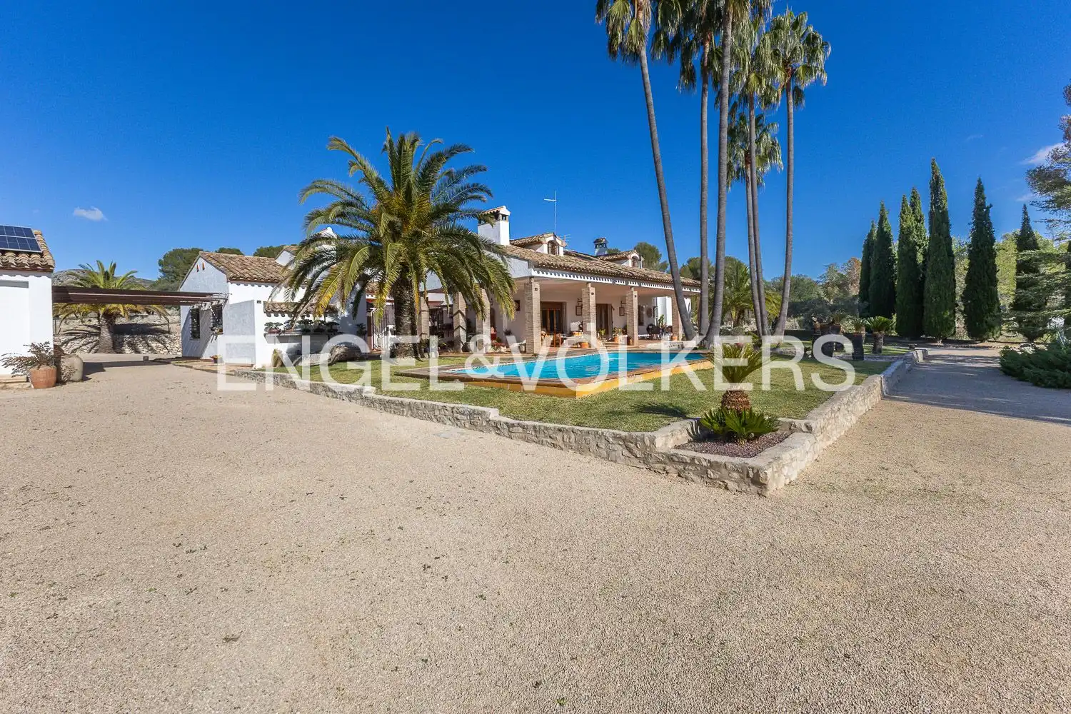 Vista exterior de Casa o xalet en venda en Ontinyent amb Aire condicionat, Calefacció i Jardí privat