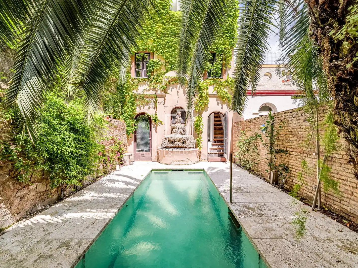Piscina de Piso en venta en Barcelona con Aire acondicionado, Calefacción y Jardín privado