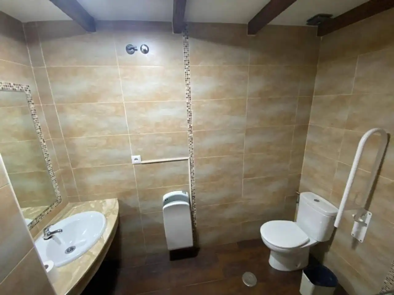 Local comercial en traspaso en Calle Parque Central, imagen 24