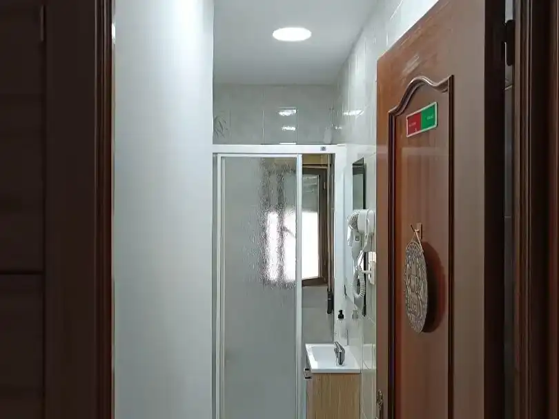 Badezimmer von Wohnung zur untervermieten in Aranjuez mit Klimaanlage und Möbliert