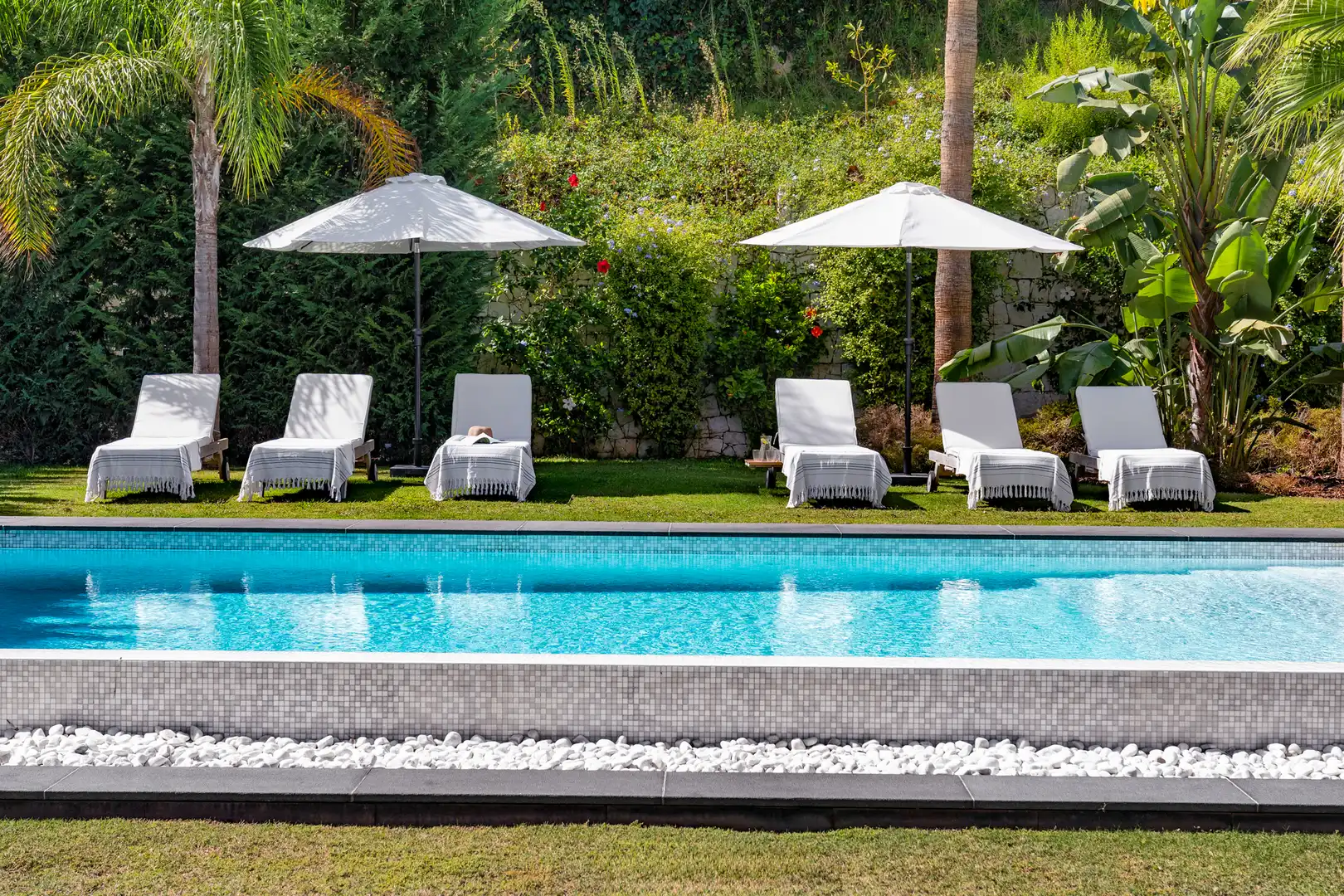Piscina de Casa o xalet en venda en Marbella amb Aire condicionat, Jardí privat i Terrassa
