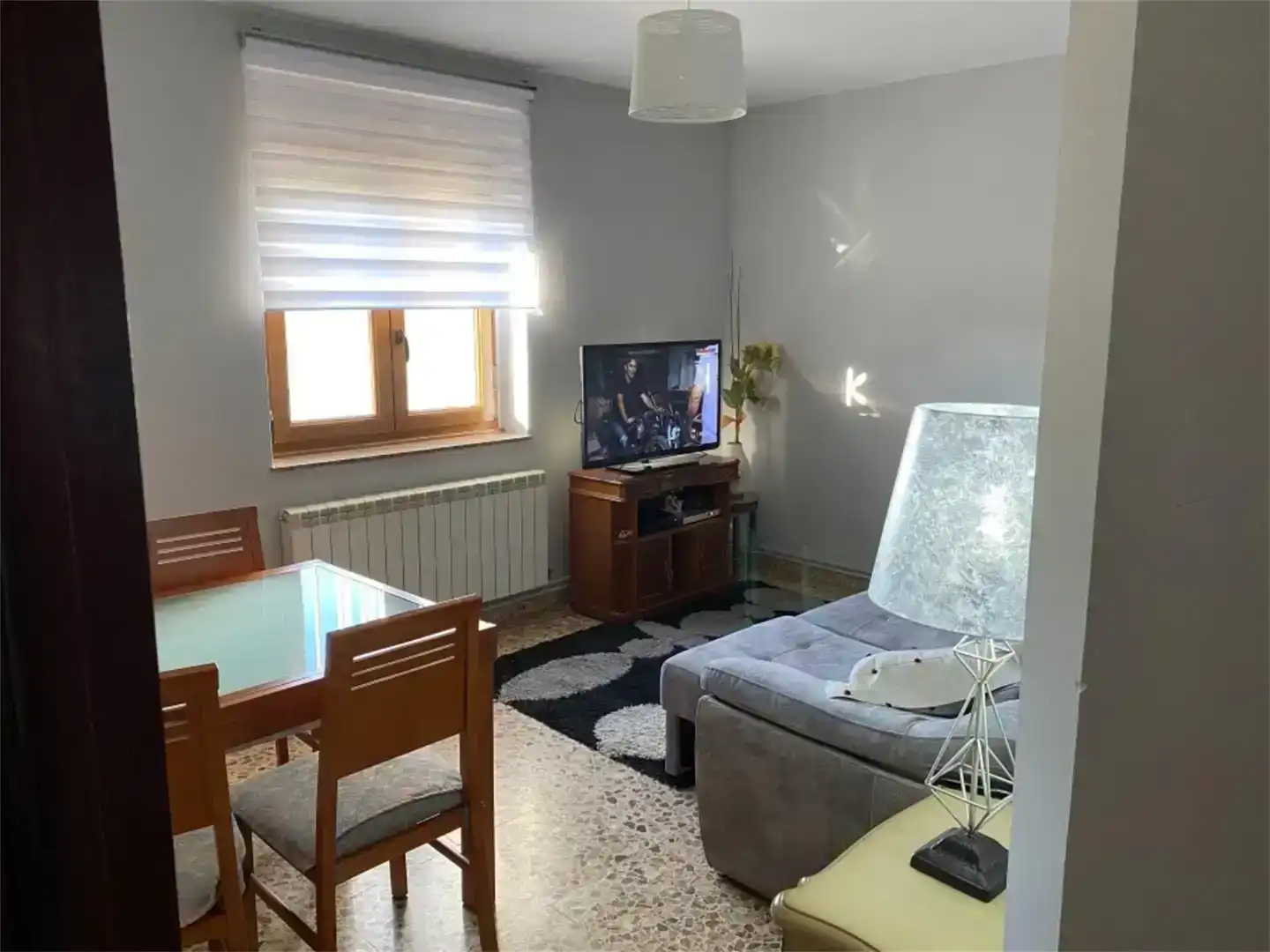 Sala de estar de Piso en venta en Asturianos con Jardín privado, Trastero y Amueblado