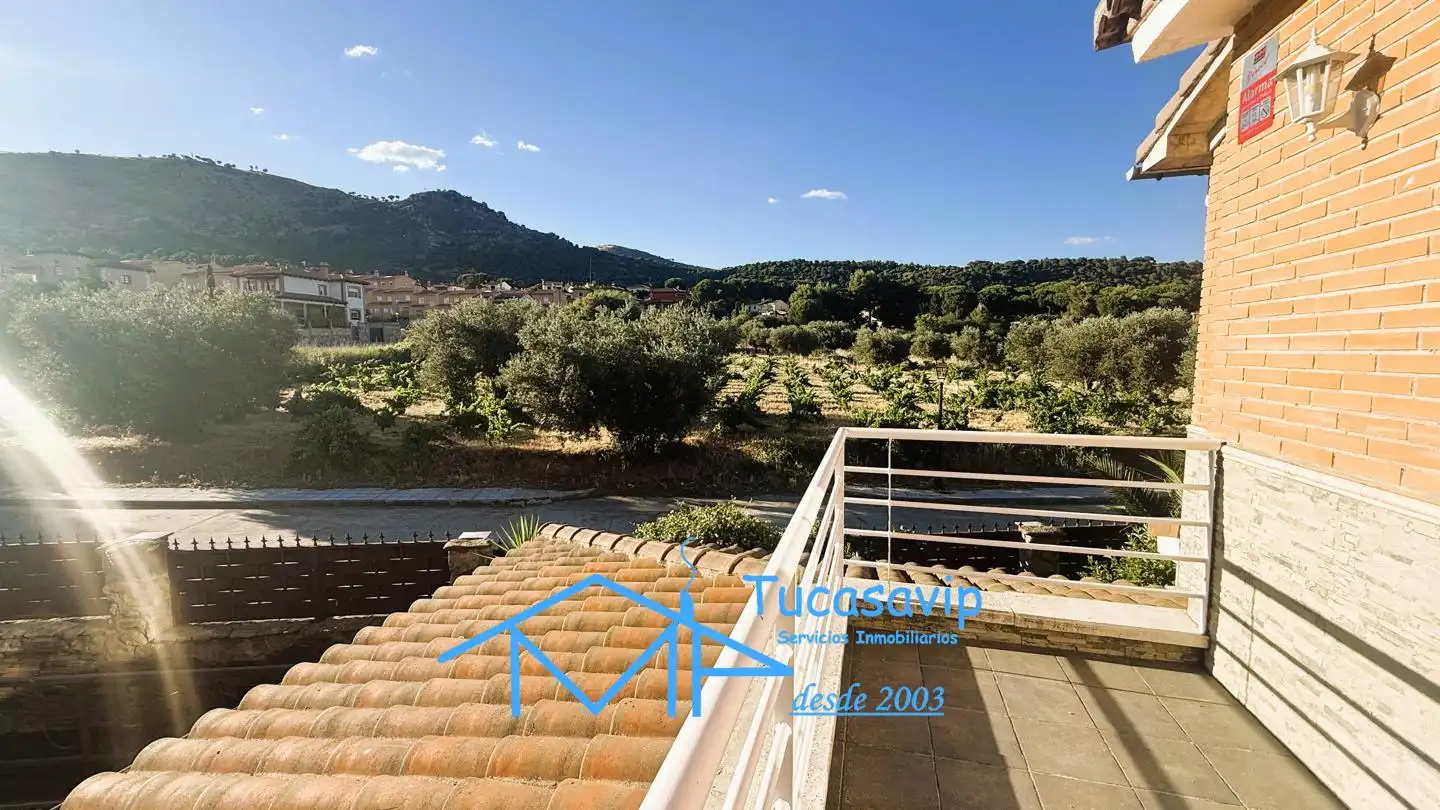 Terrassa de Casa o xalet en venda en Cebreros amb Calefacció, Jardí privat i Terrassa