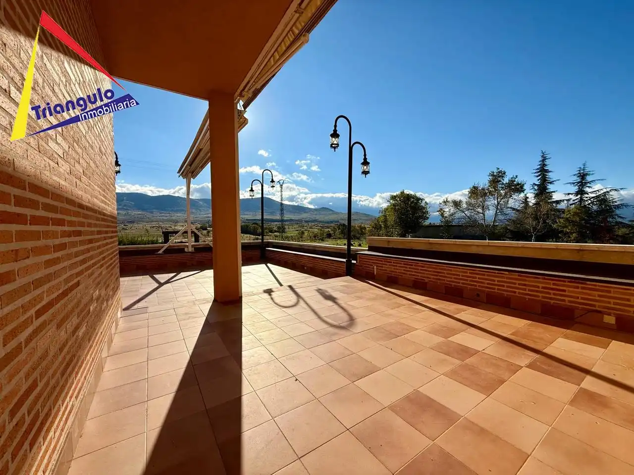 Terrassa de Casa o xalet en venda en Trescasas amb Aire condicionat, Terrassa i Moblat