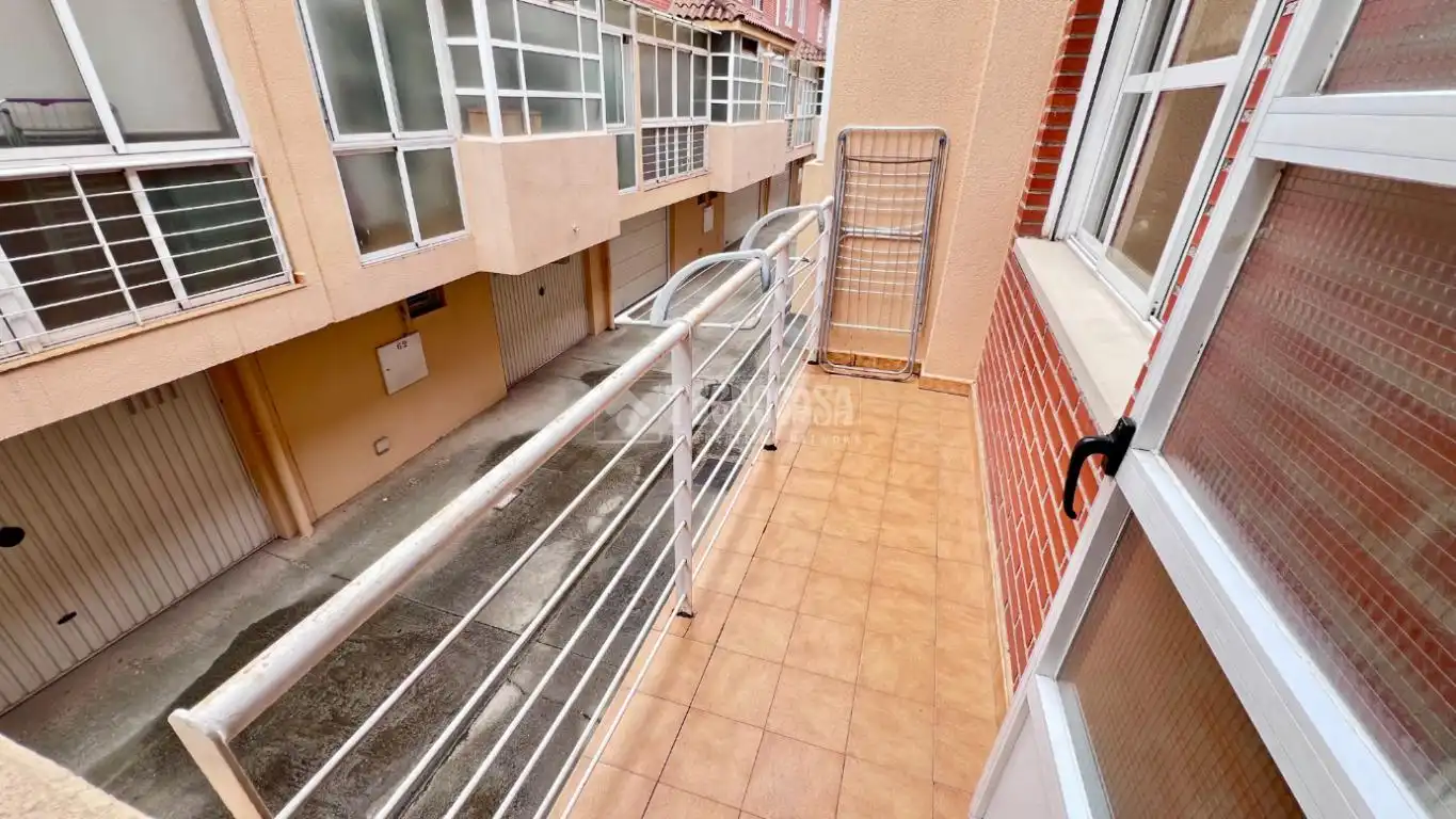 Terrasse von Einfamilien-Reihenhaus zum Verkauf in Alcalá de Henares mit Terrasse