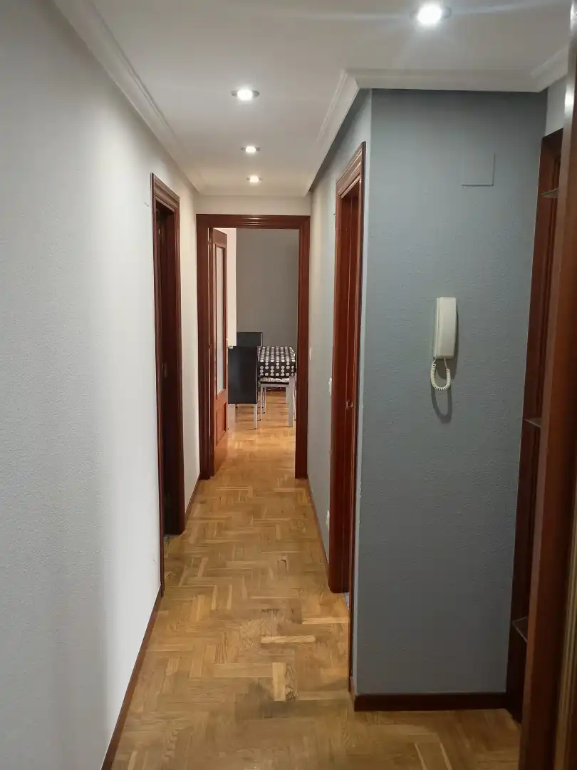 Apartamento de alquiler en Oviedo  con Calefacción, Parquet y Amueblado