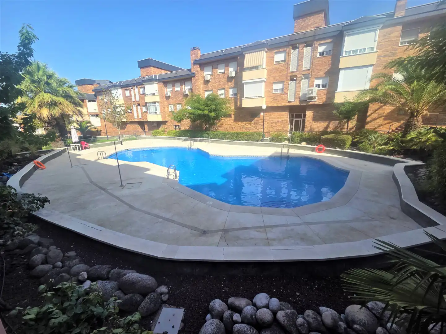 Piscina de Apartamento de alquiler en Villanueva del Pardillo con Calefacción, Parquet y Horno