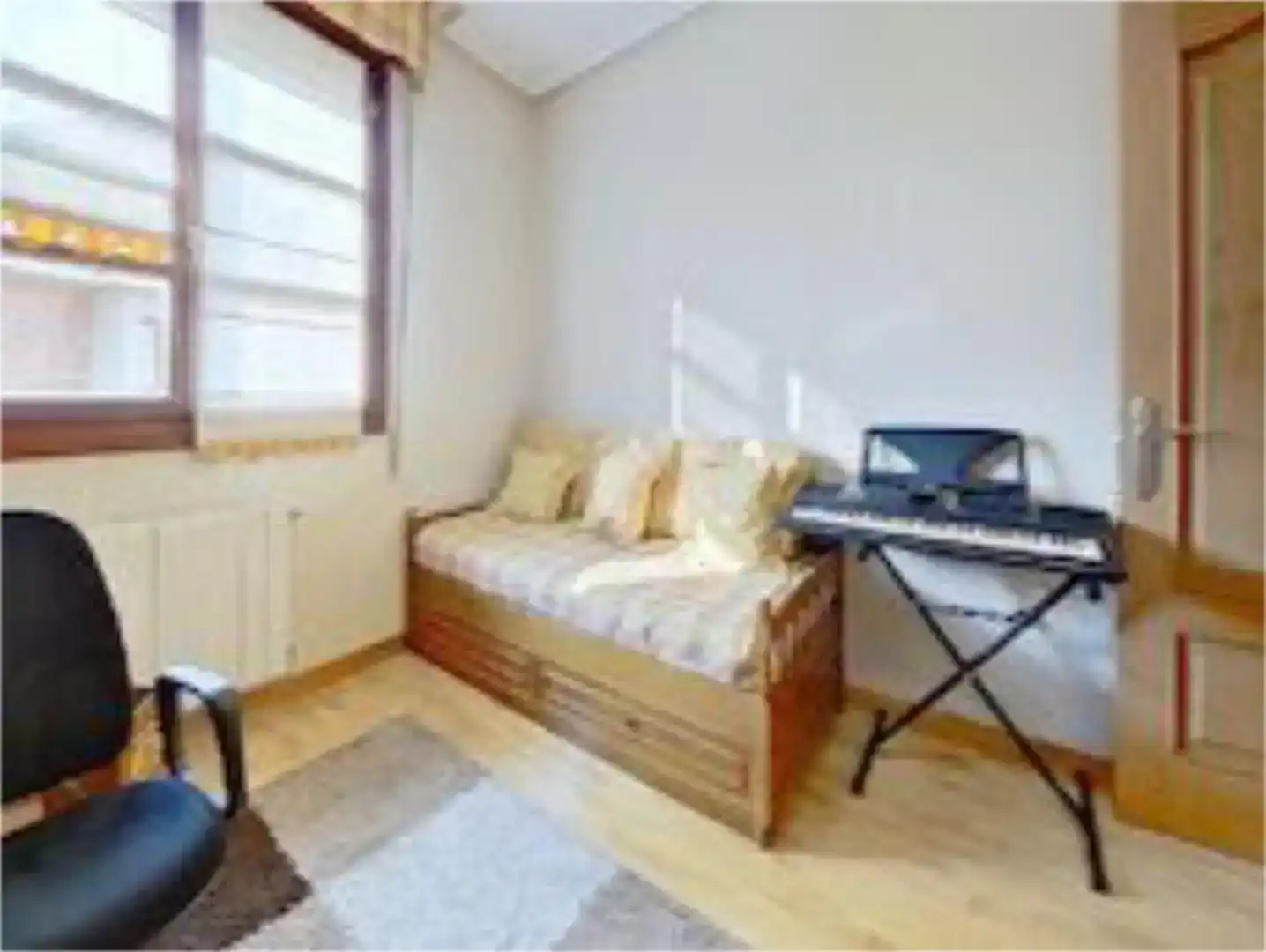 Dormitori de Casa o xalet en venda en Vitoria - Gasteiz amb Jardí privat, Parquet i Traster