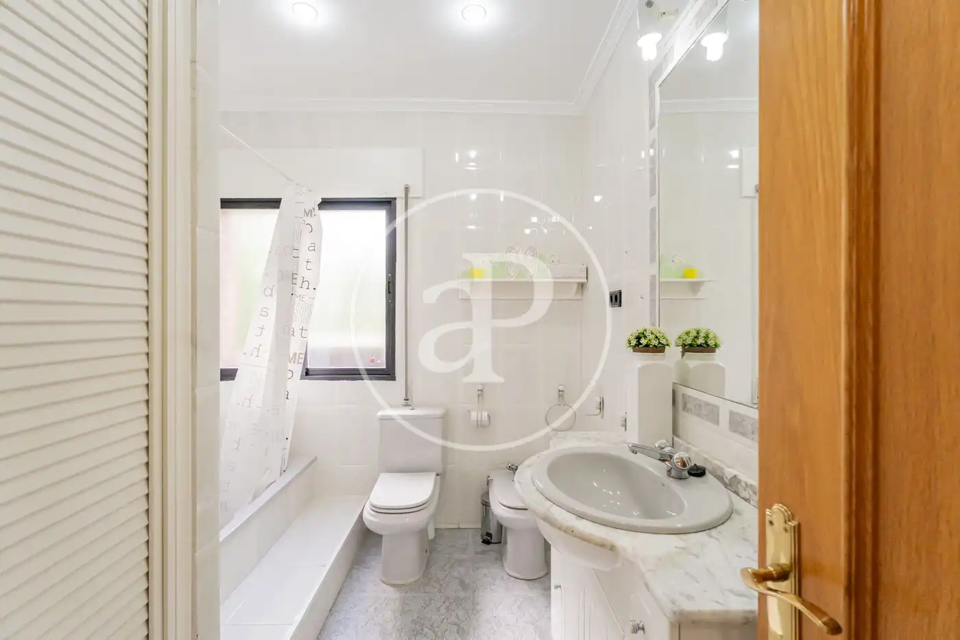 Baño de Piso en venta en Madrid con Aire acondicionado, Calefacción y Terraza