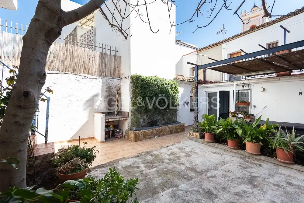 Vista exterior de Casa adosada en venda en Gilet amb Calefacció, Terrassa i Moblat