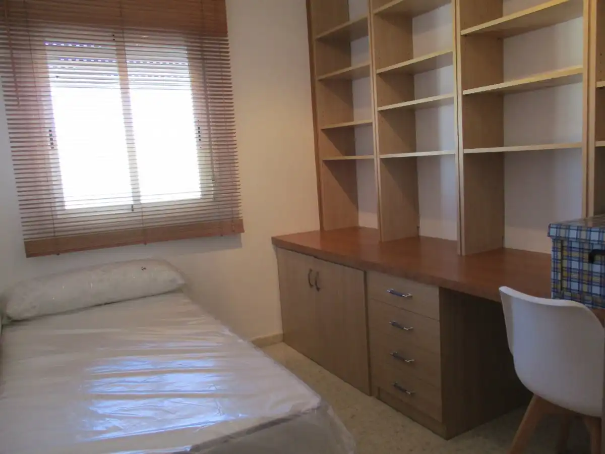 Wohnung zur Miete in Avenida PLUTARCO, El Cónsul - Ciudad Universitaria - El Romeral