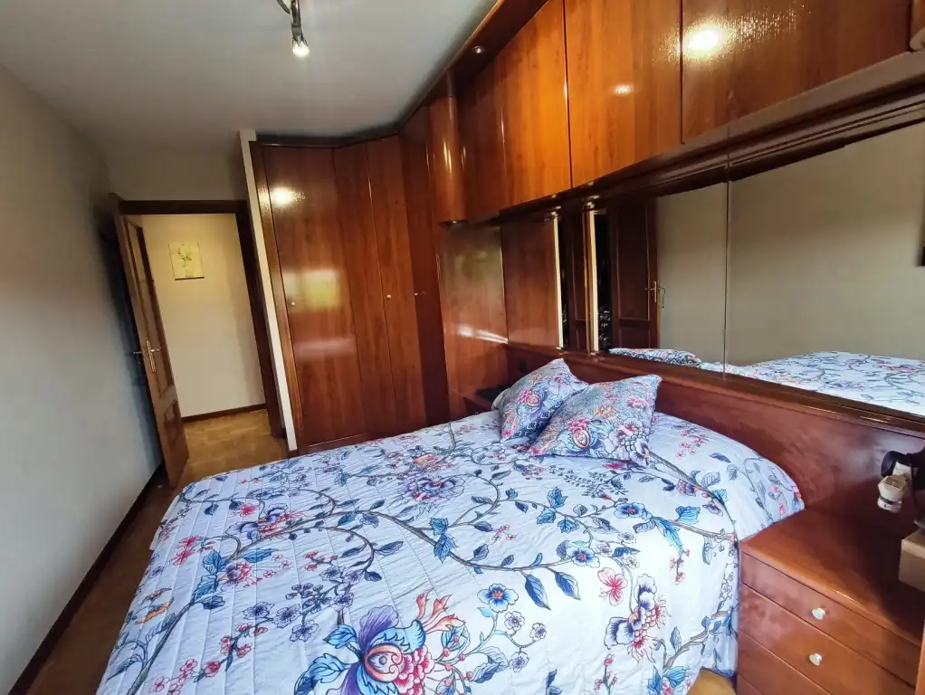 Habitación de Piso en venta en Gijón  con Calefacción, Trastero y Horno