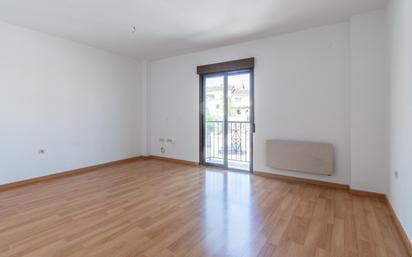 Bedroom of Flat for sale in La Zubia  with Heating and Storage room