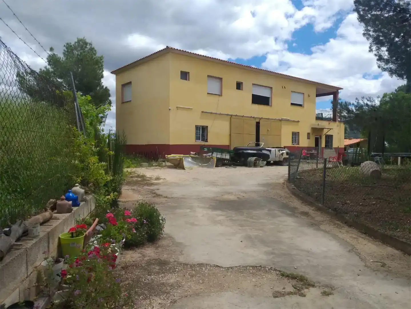 Vista exterior de Casa o xalet en venda en Vallada amb Jardí privat, Parquet i Traster