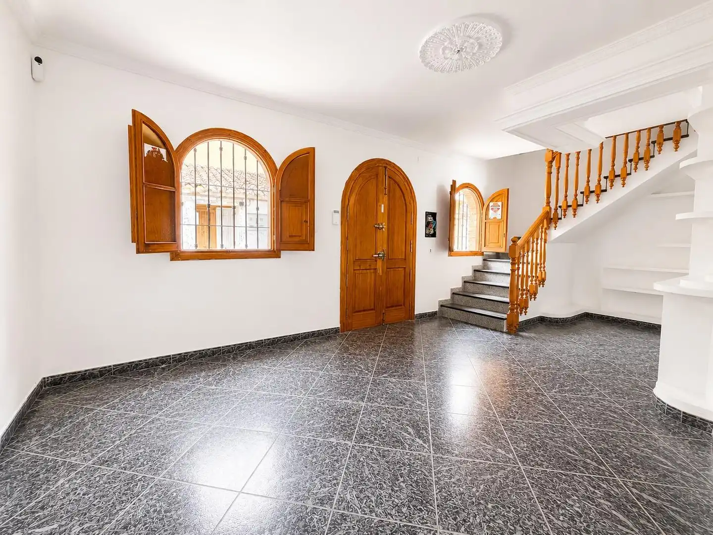 Einfamilien-Reihenhaus zum Verkauf in Vélez-Málaga mit Terrasse
