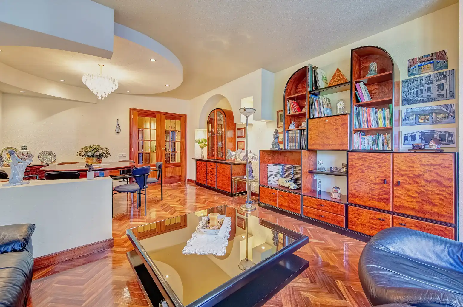 Sala d'estar de Pis en venda en  Pamplona / Iruña amb Calefacció, Parquet i Moblat
