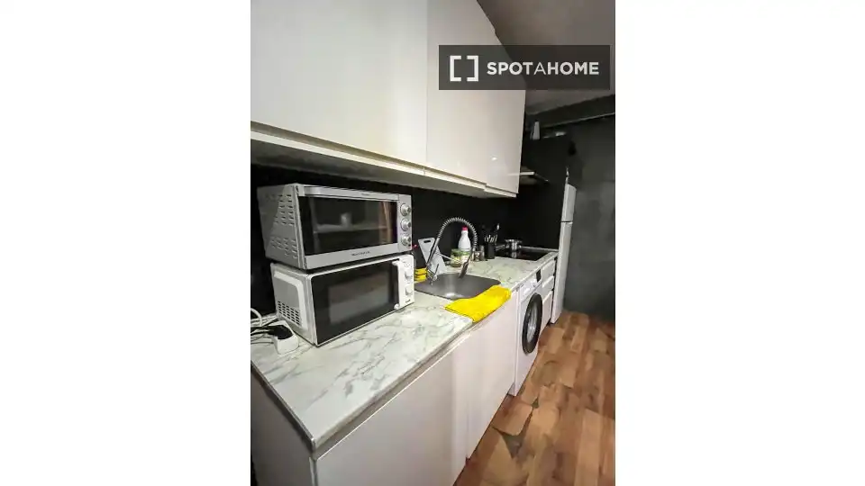 Kitchen of Flat for rent in Madrid  with Air Conditioner, Heating and Furnished