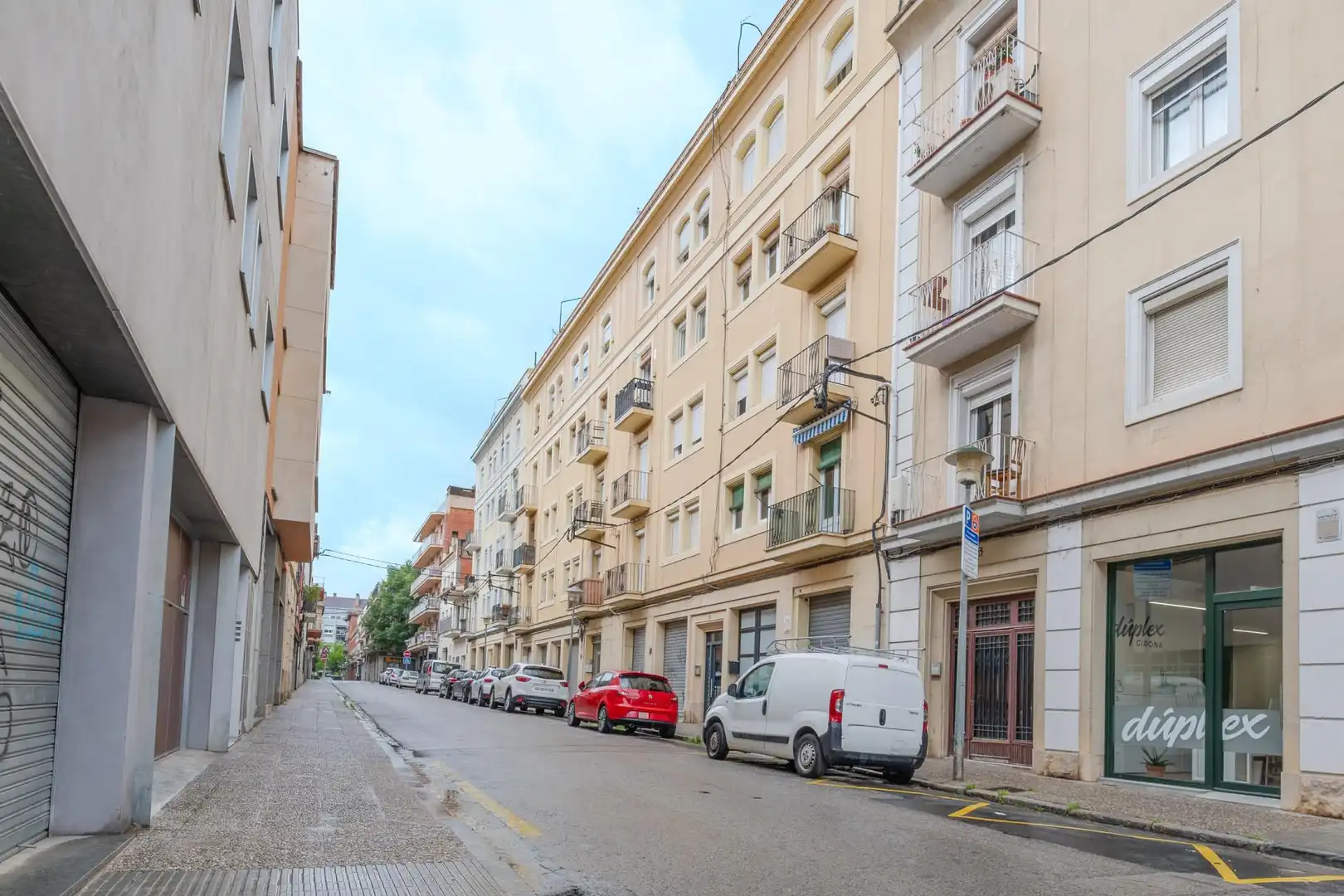 Vista exterior de Pis en venda en Girona amb Calefacció