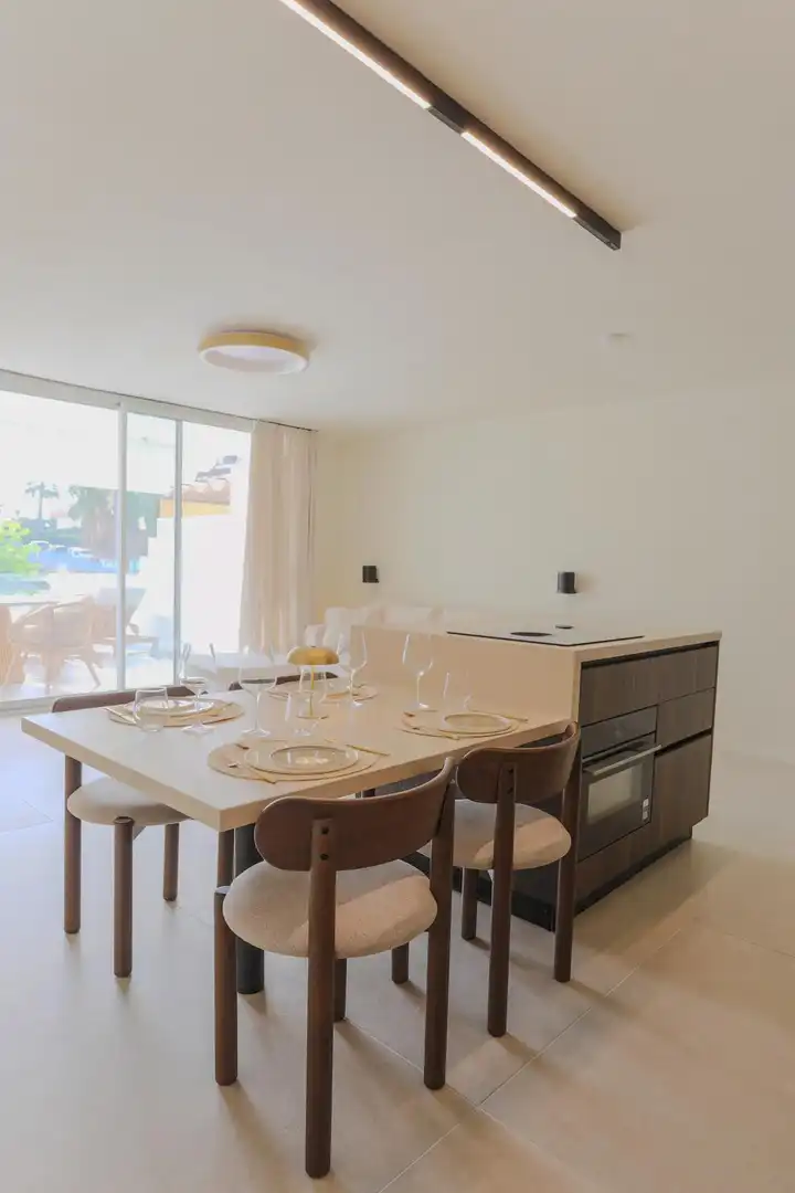 Comedor de Apartamento de alquiler en Estepona con Aire acondicionado, Terraza y Piscina