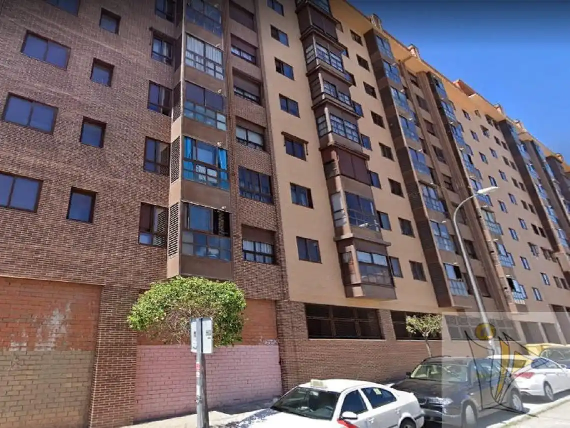 Exterior view of Garage for sale in Madrid