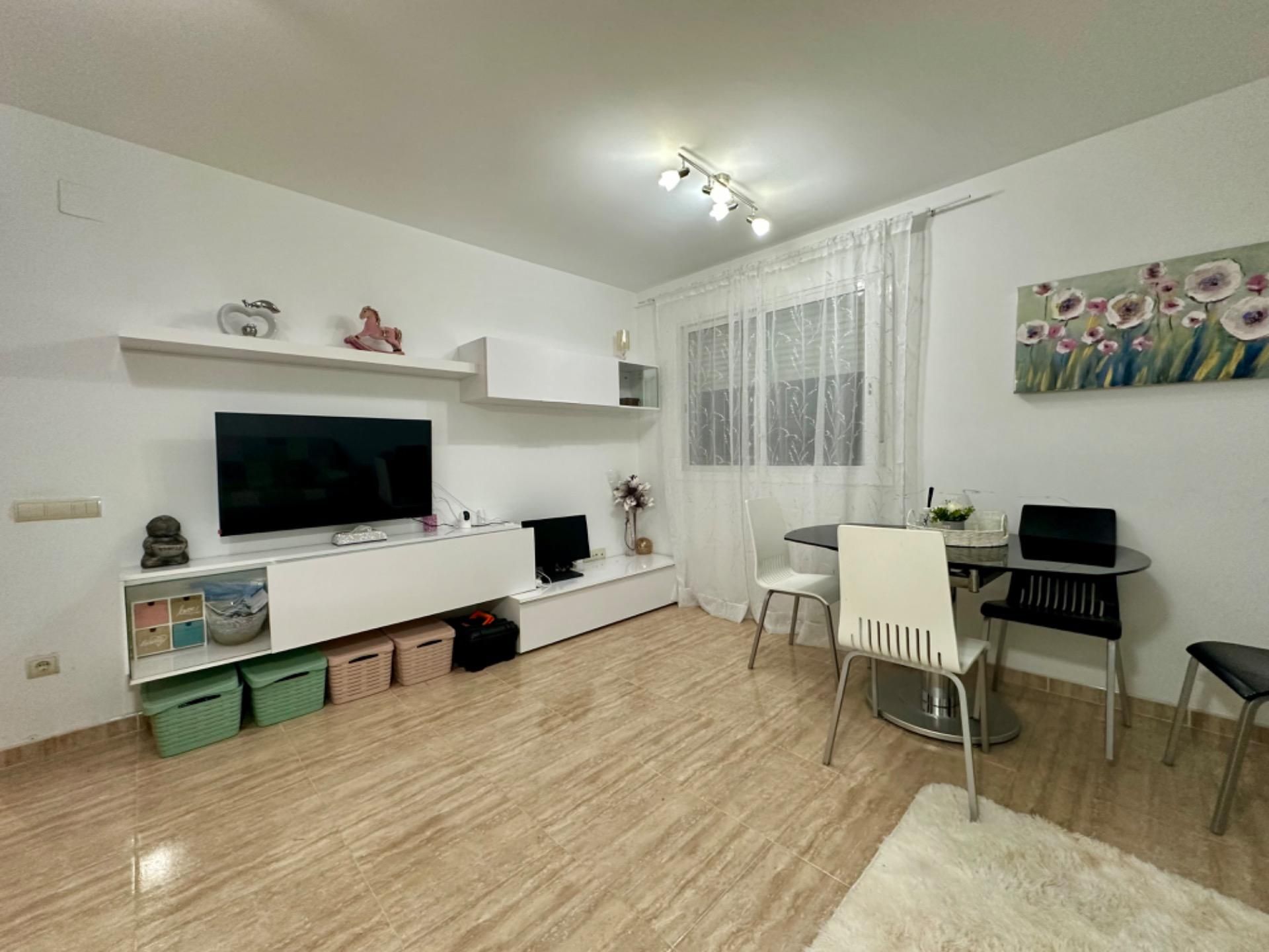 Sala d'estar de Planta baixa en venda en Camarles amb Aire condicionat i Moblat