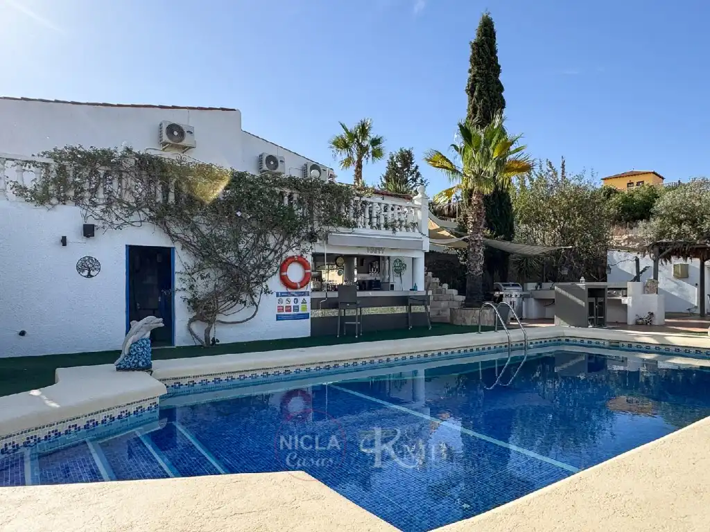 Vista exterior de Casa o xalet en venda en Antas amb Aire condicionat, Jardí privat i Terrassa