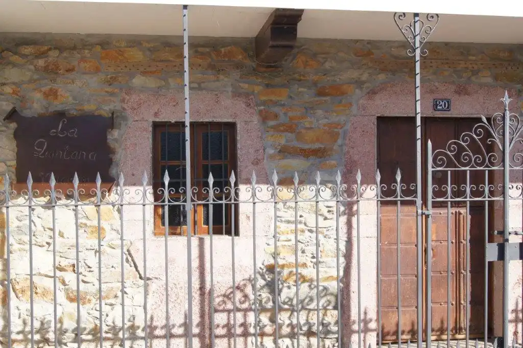 Vista exterior de Casa o chalet en venta en Muros de Nalón con Calefacción y Amueblado