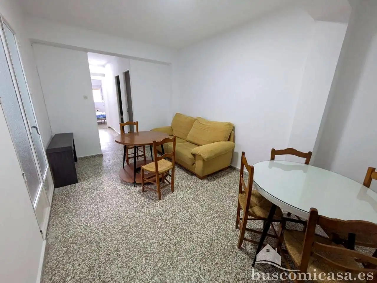 Sala de estar de Piso para compartir en Linares con Aire acondicionado y Amueblado