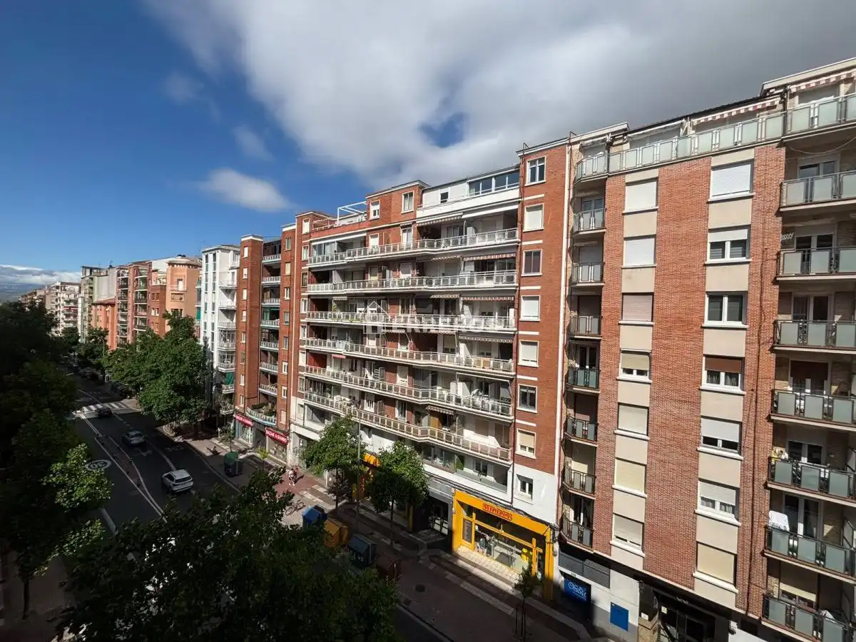 Vista exterior de Piso en venta en  Logroño con Calefacción, Parquet y Terraza