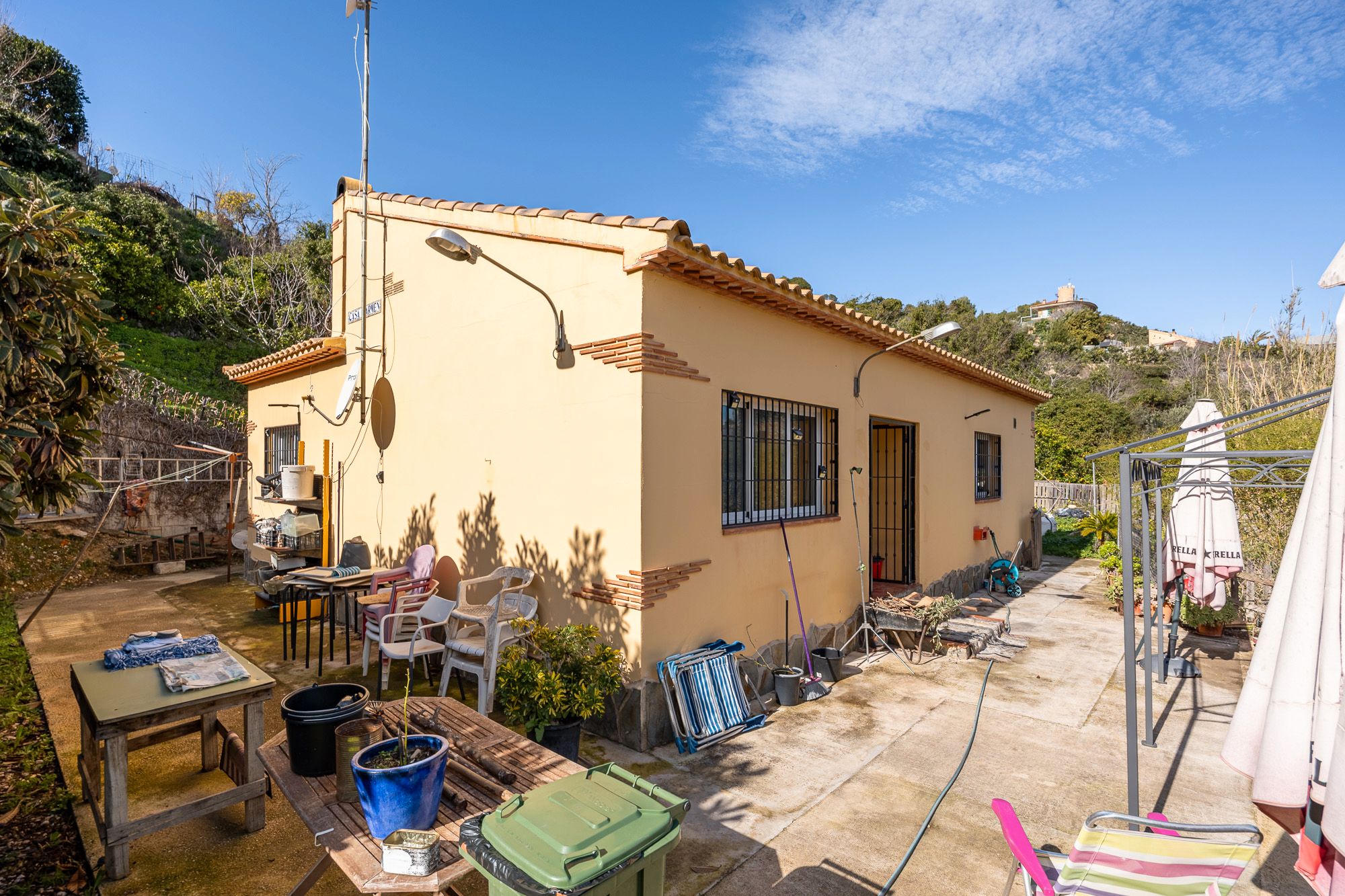 Vista exterior de Finca rústica en venda en Polop amb Moblat