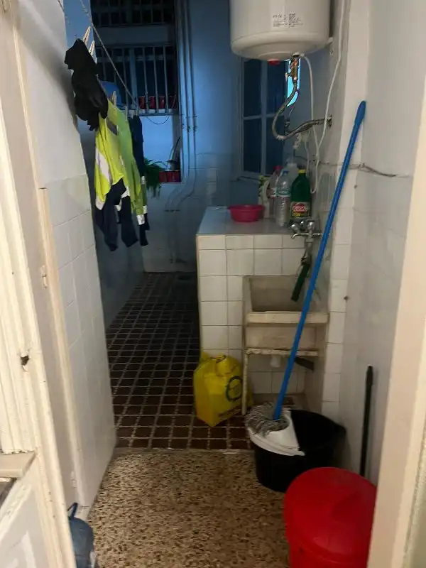 Baño de Piso para compartir en Elche / Elx